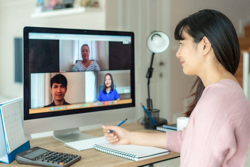 USE VIDEO INTERVIEWING TO KEEP YOUR HIRING MOVING